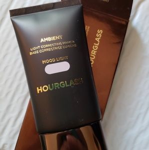 Hourglass light correcting primer